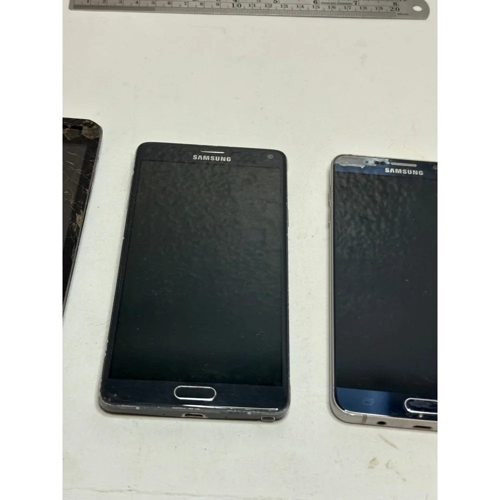 Lot of 5 Parts / Repair Devices: Apple iPad (Shattered Screen), Samsung Galaxy N